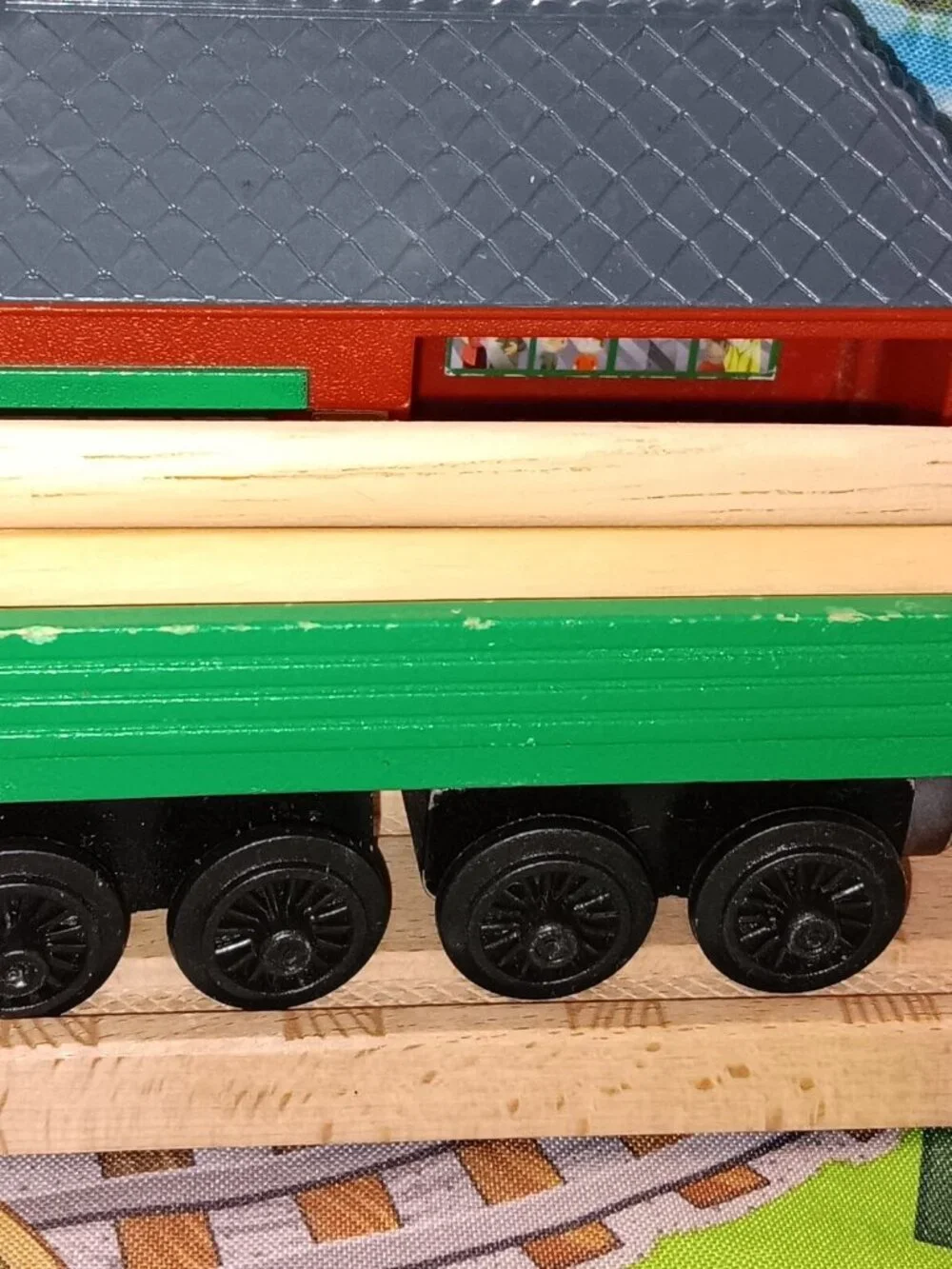 Thomas Wooden Railway Train Track Henry's Log Car Open End Flat Magnet Logs